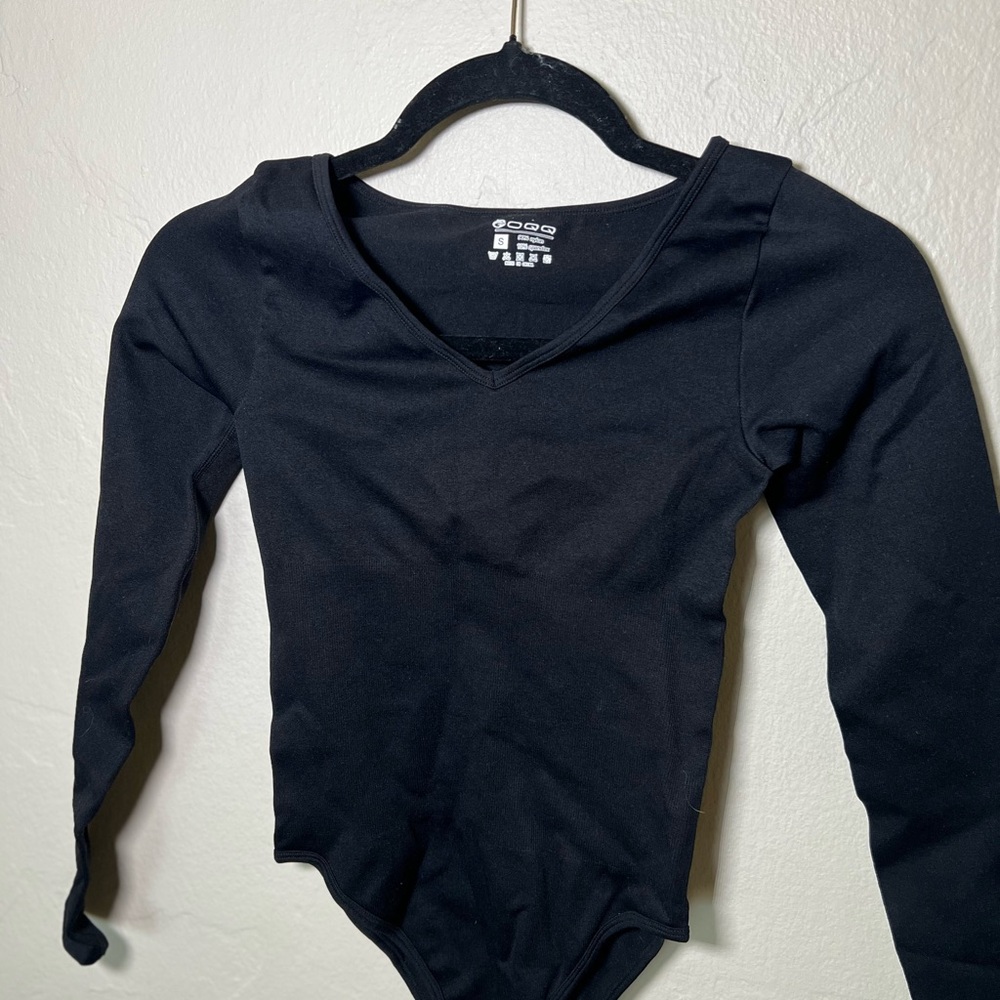 OQQ Black V-Neck Long Sleeve Top